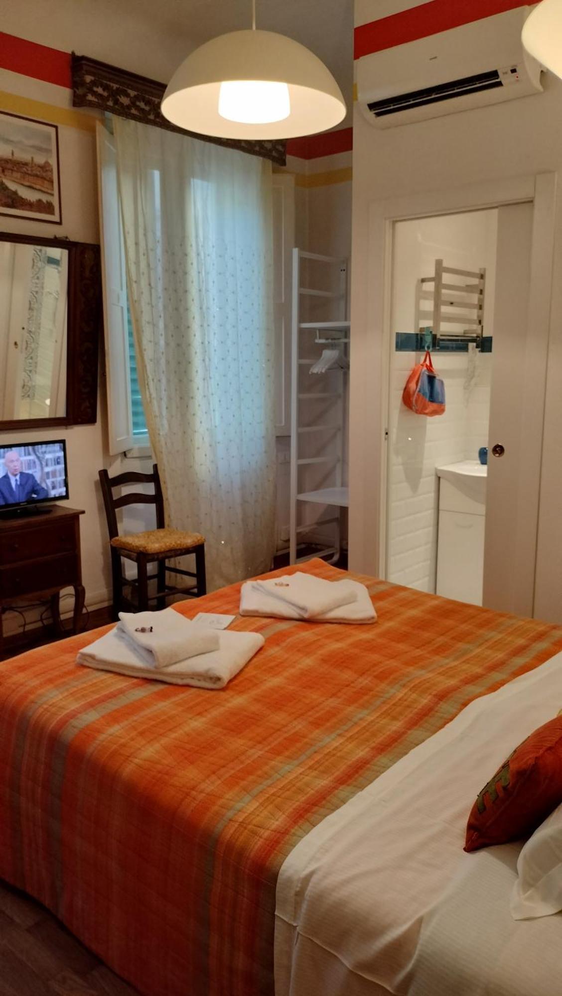 Tre Gigli A Firenze, 5 Minutes From Station, Via Palazzuolo 55 Bed and breakfast *