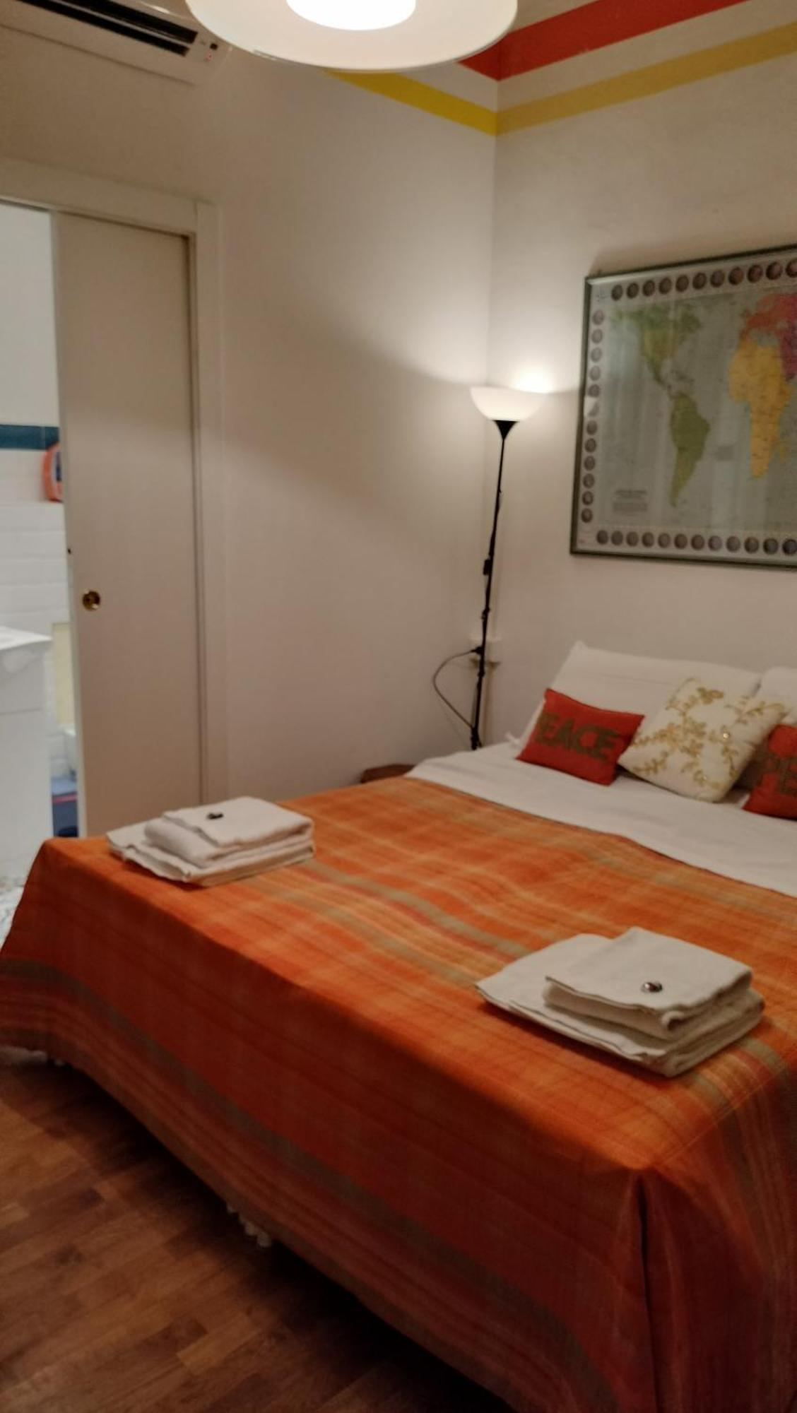 Bed and breakfast Tre Gigli A Firenze, 5 Minutes From Station, Via Palazzuolo 55