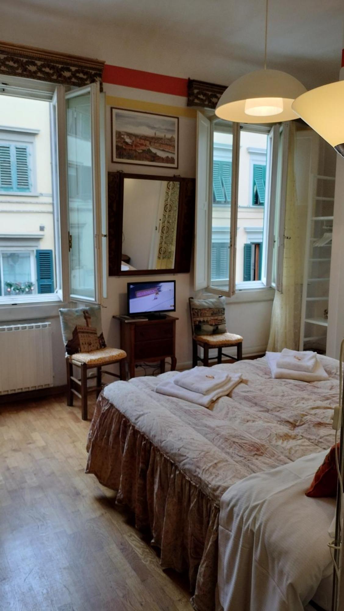 Bed and breakfast Tre Gigli A Firenze, 5 Minutes From Station, Via Palazzuolo 55 Florencia