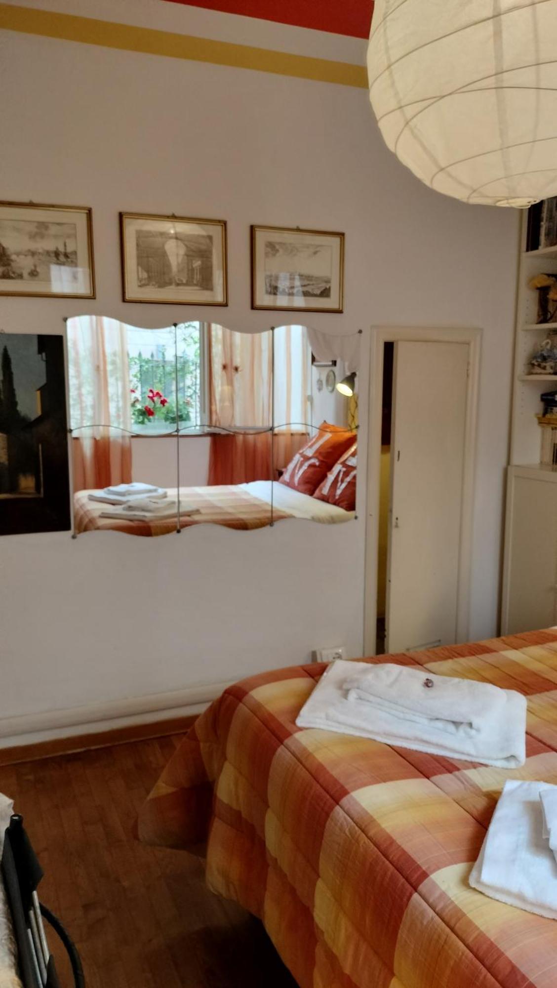 Bed and breakfast Tre Gigli A Firenze, 5 Minutes From Station, Via Palazzuolo 55
